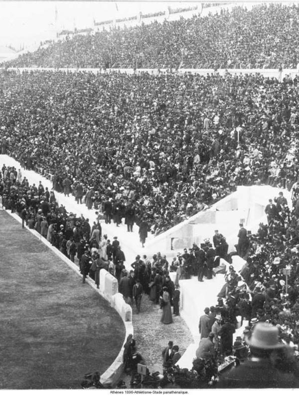 Épreuve d'athlétisme dans le stade panathénaïque lors des Jeux olympiques d'Athènes, 1896.